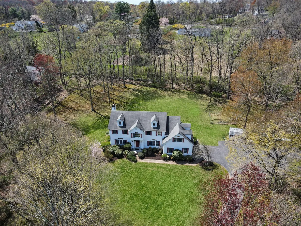 Westchester Real Estate | View 36 Sunderland Lane | Listing
