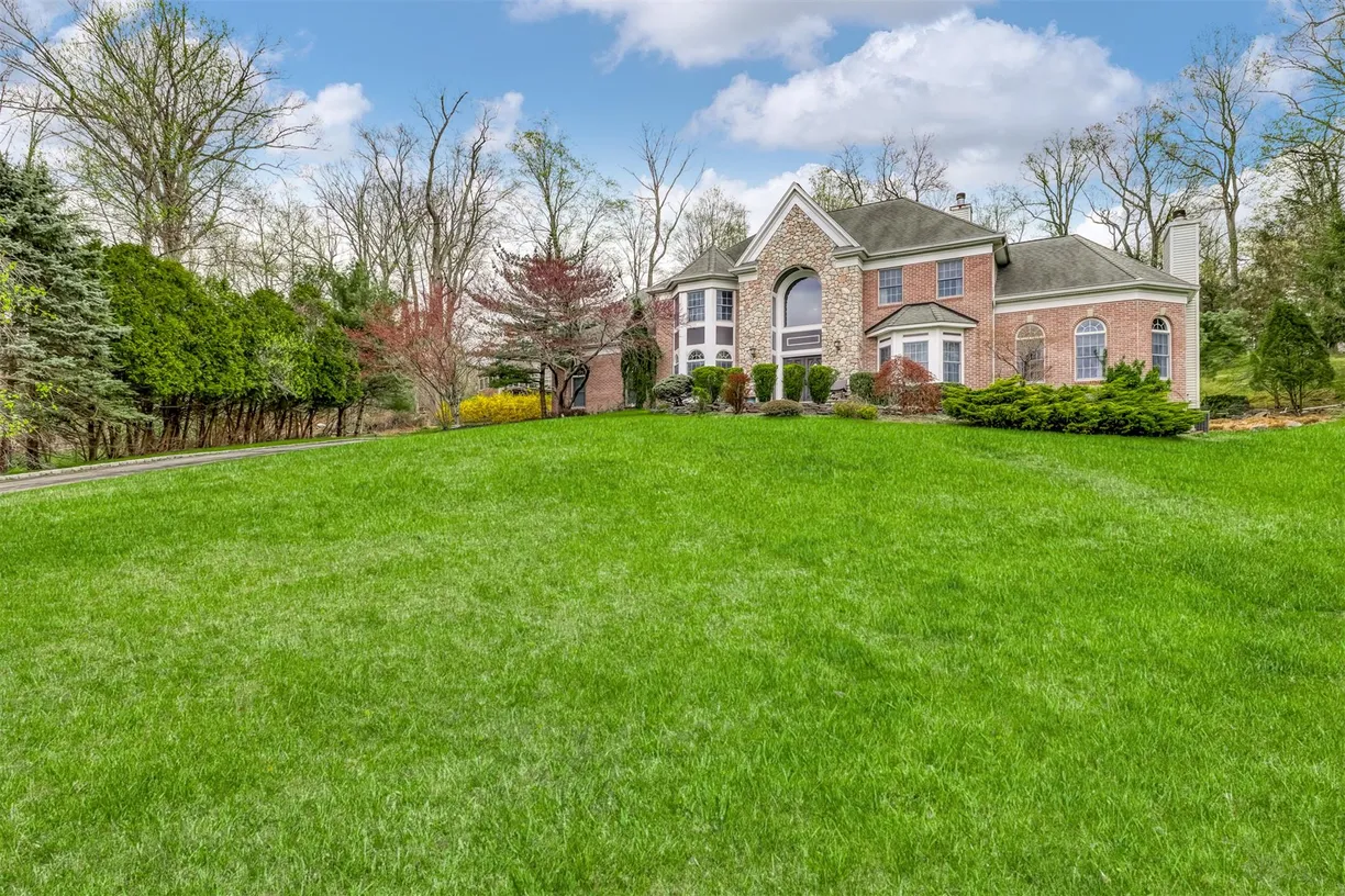 Rockland/Orange/NJ Real Estate | View 22 Golden Road | Listing