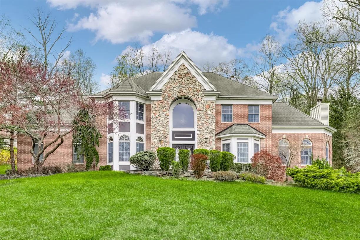 Rockland/Orange/NJ Real Estate | View 22 Golden Road | 6 Beds, 5 Baths