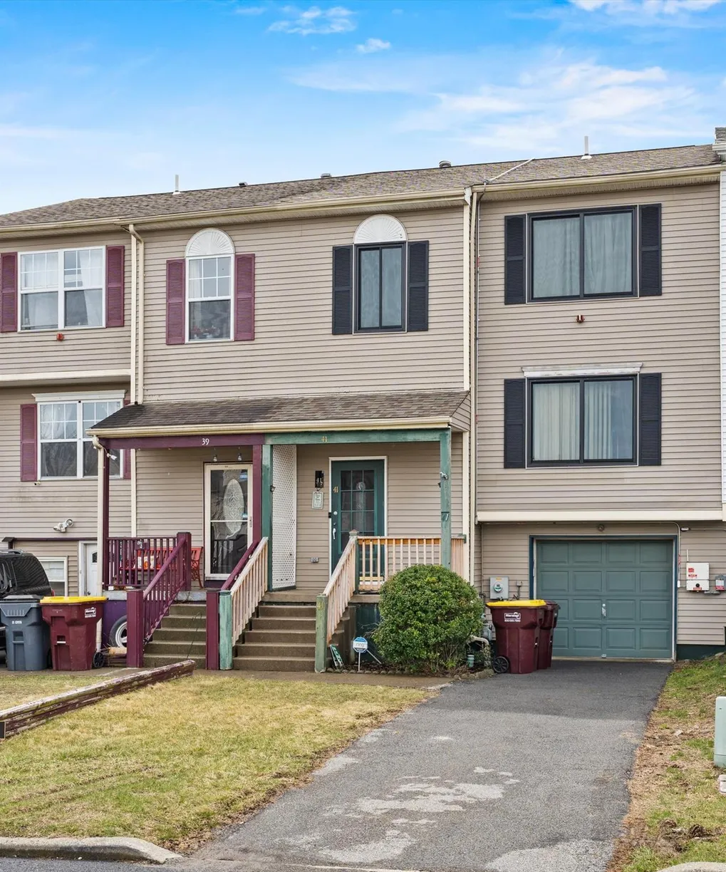 Rockland/Orange/NJ Real Estate | View 41 Helene Road | 3 Beds, 2 Baths