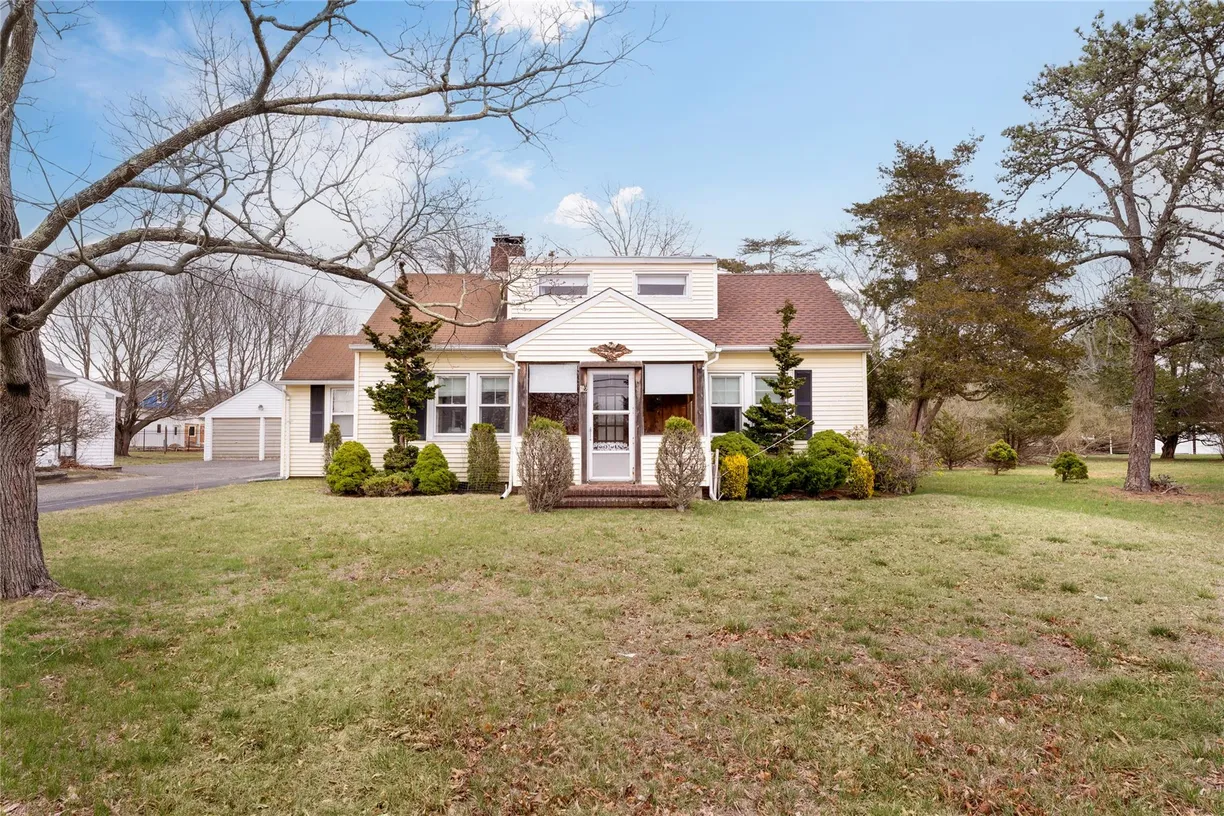 The Hamptons Real Estate | View 12 Bishop | Listing