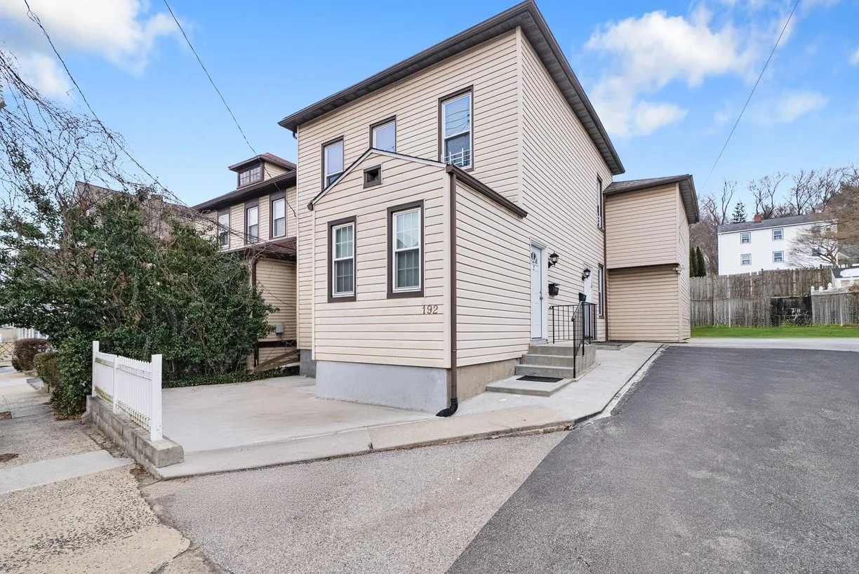 Westchester Real Estate | View 192 Ashford Avenue, 1 | 3 Beds, 1 Bath