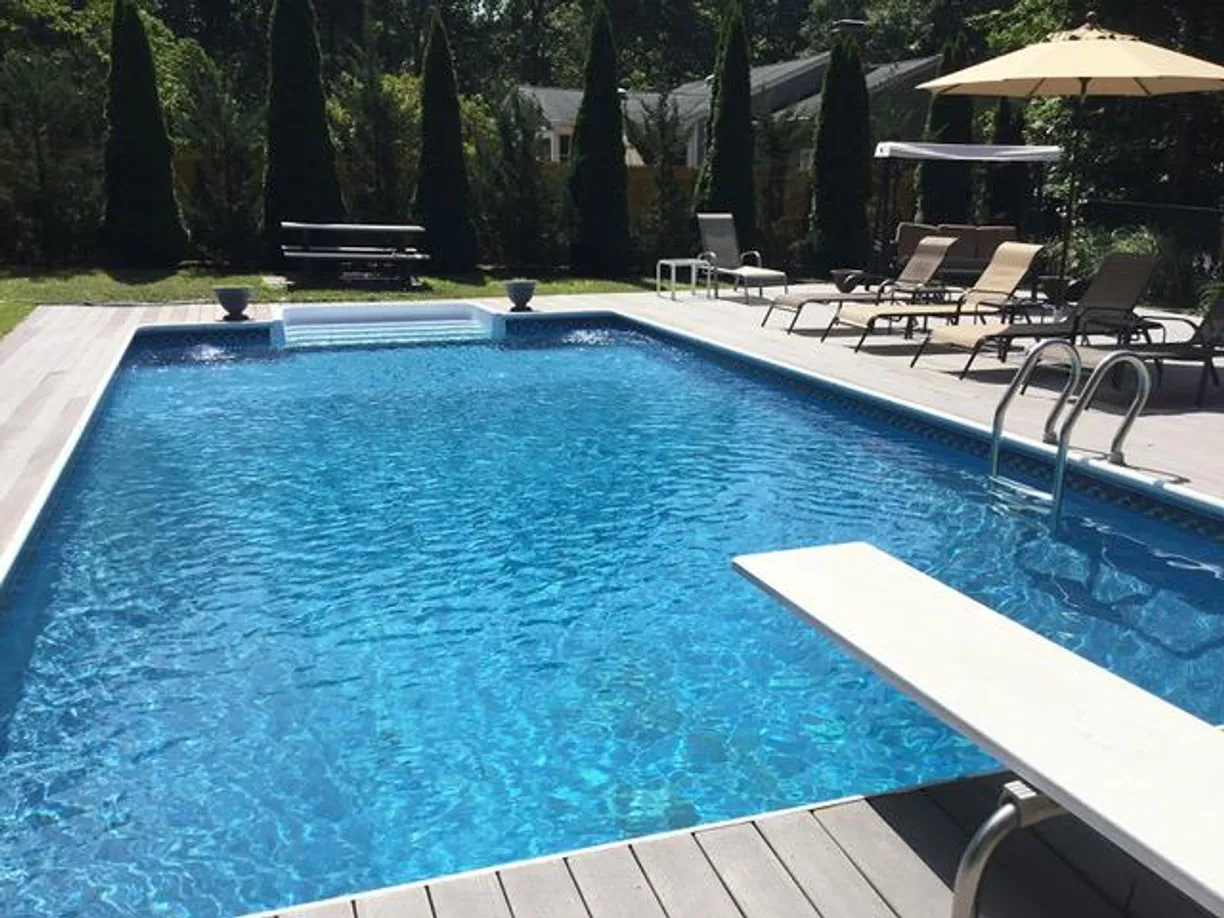 The Hamptons Real Estate | View 29 Warfield Way | 4 Beds, 2 Baths