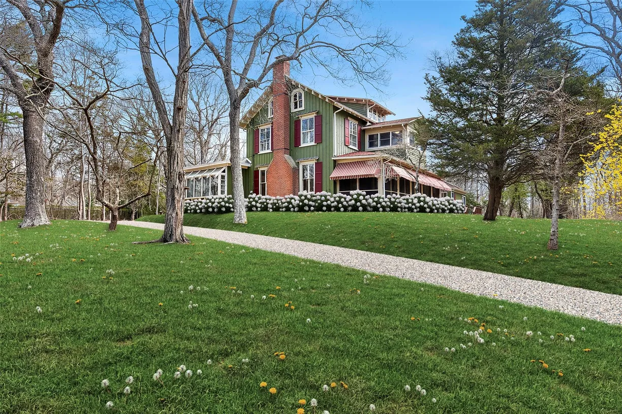 The Hamptons Real Estate | View 3615 Vanston Road | 4 Beds, 3 Baths