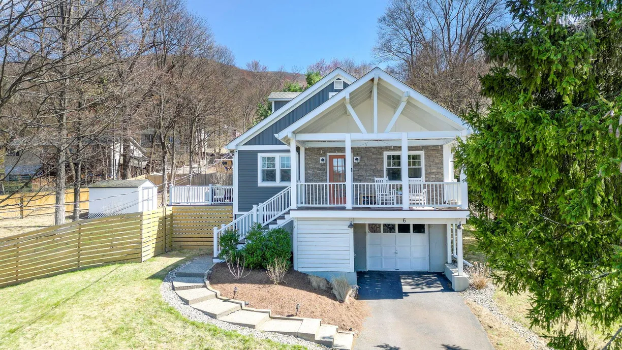 Hudson Valley Real Estate | View 6 Meadow Lane | 4 Beds, 2 Baths