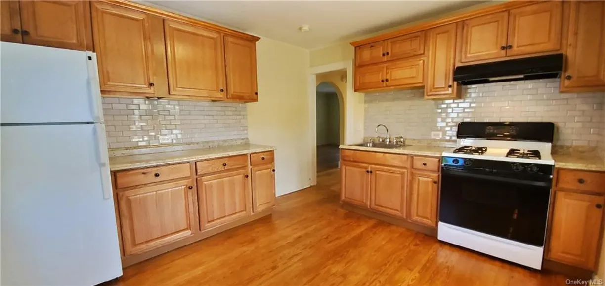 Hudson Valley Real Estate | View 85 Hutchinson Avenue, C | 2 Beds, 1 Bath