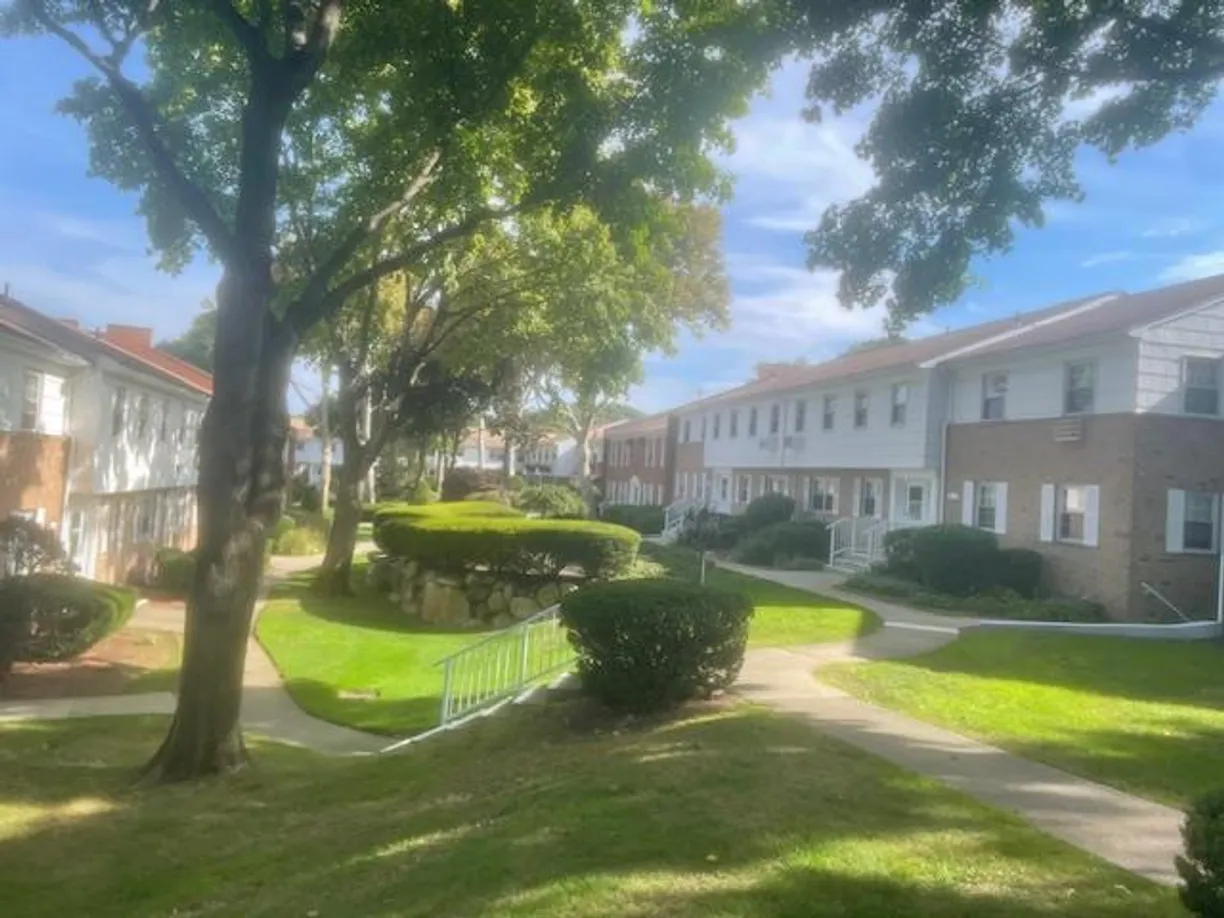 Rockland/Orange/NJ Real Estate | View 178 Parkside Drive, 178 | 2 Beds, 1 Bath