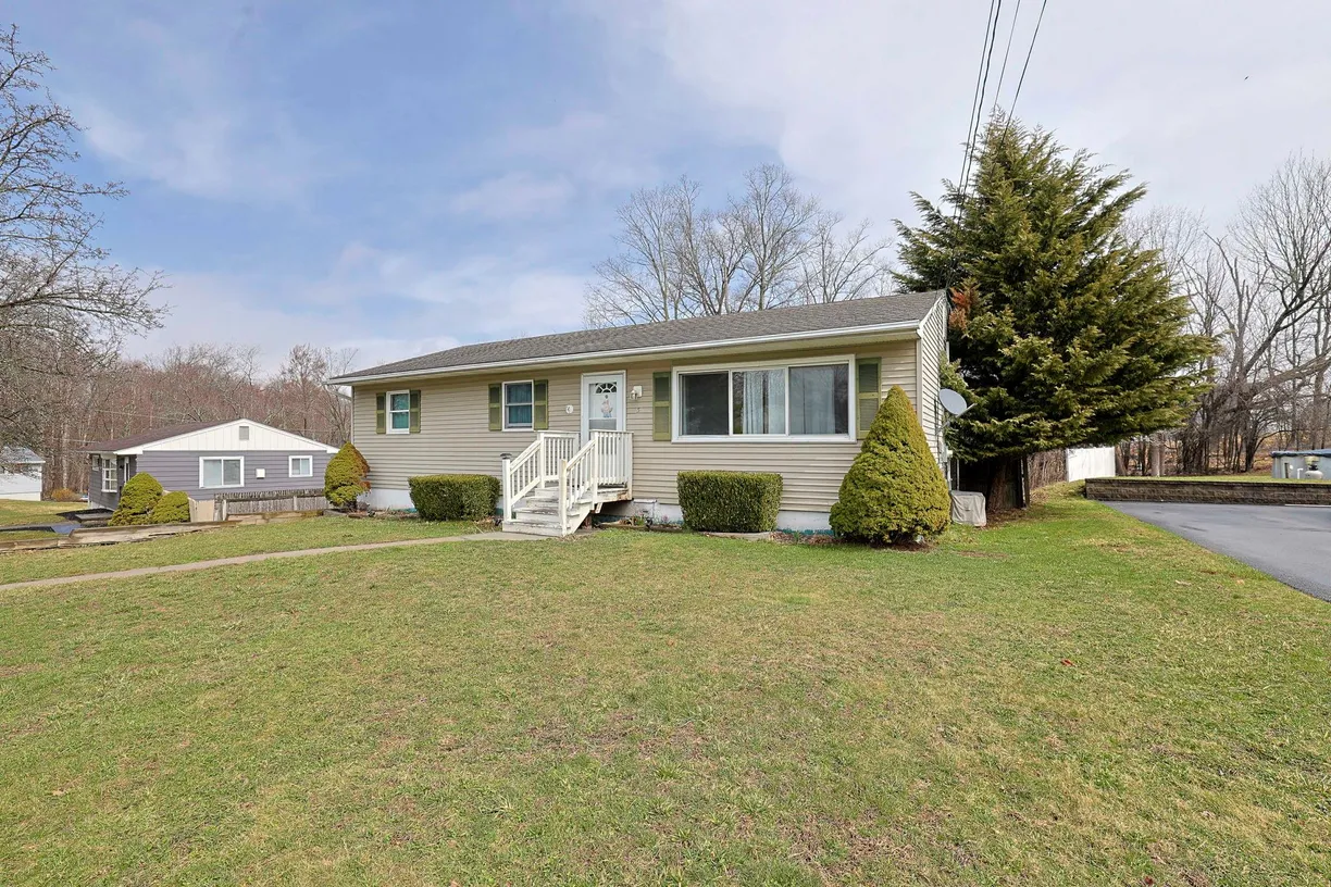 Rockland/Orange/NJ Real Estate | View 5 Carl Place | Listing