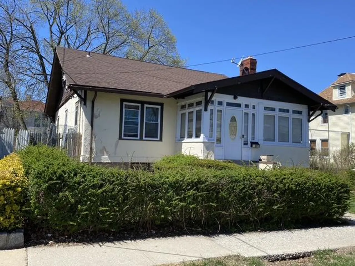 Westchester Real Estate | View 315 Jessamine Avenue | 2 Beds, 2 Baths