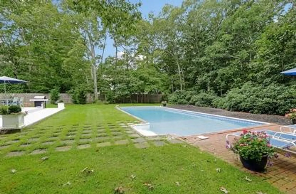 The Hamptons Real Estate | View 12 President Street | Listing