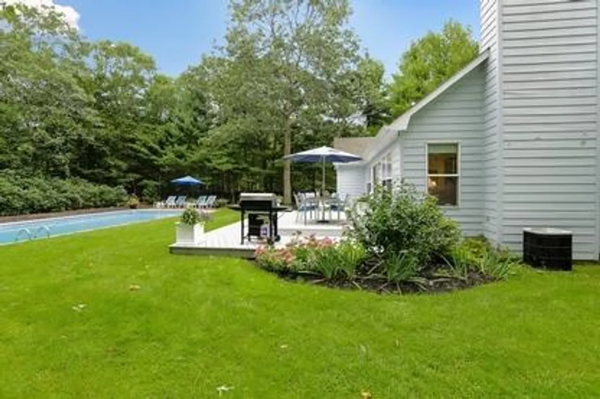 The Hamptons Real Estate | View 12 President Street | Listing