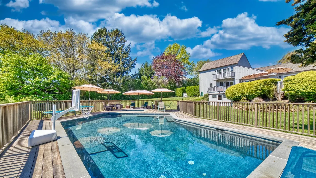 The Hamptons Real Estate | View 83 Kellis Pond Lane | Listing