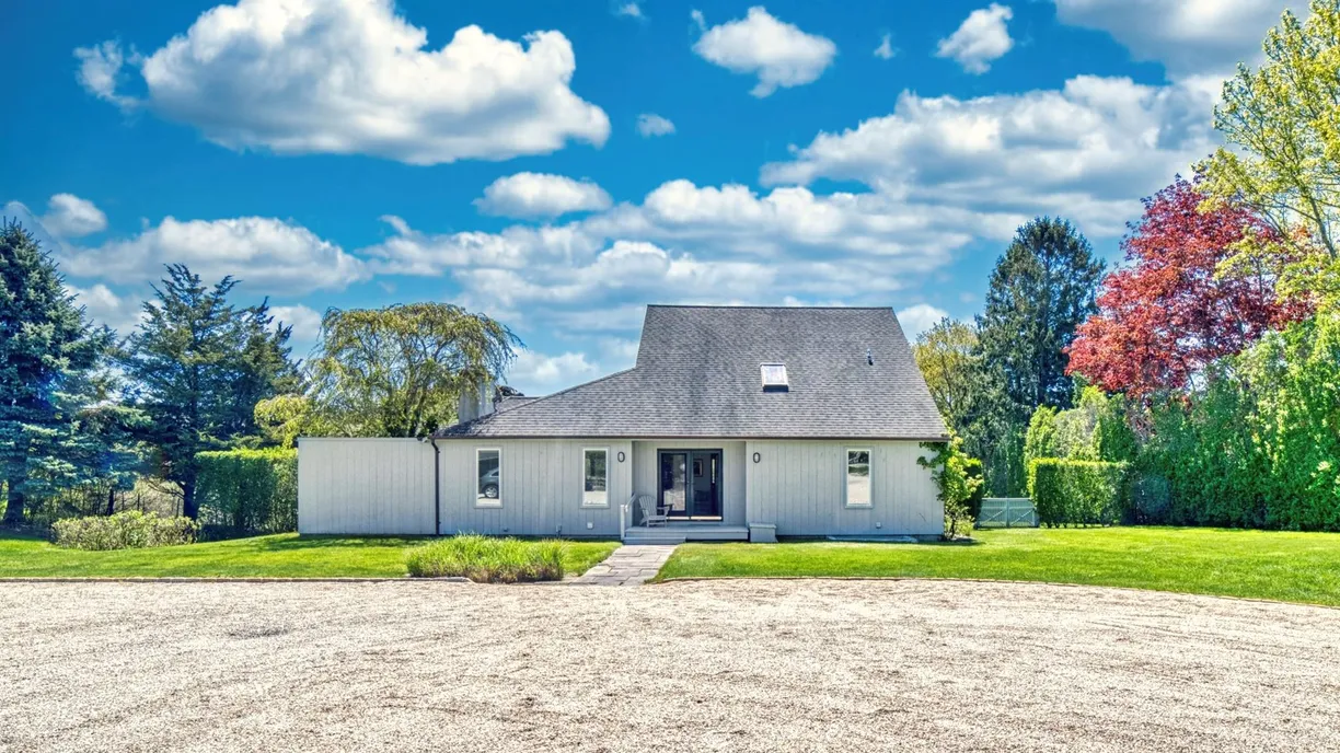 The Hamptons Real Estate | View 83 Kellis Pond Lane | 4 Beds, 3 Baths