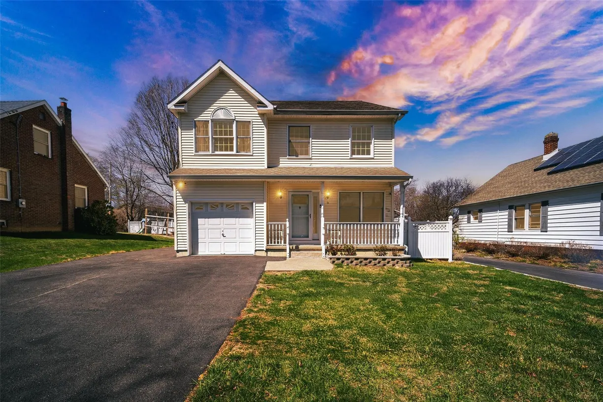 Hudson Valley Real Estate | View 9 Mead Avenue | 4 Beds, 2 Baths