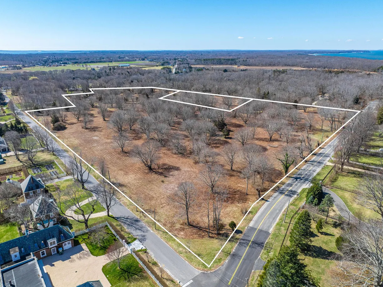 The Hamptons Real Estate | View 17240 Soundview Avenue | Listing