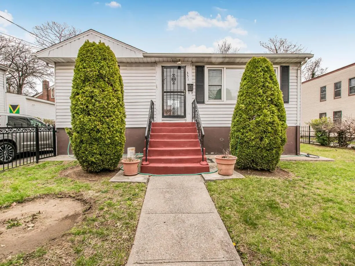 Westchester Real Estate | View 351 S 6th Avenue | 3 Beds, 1 Bath