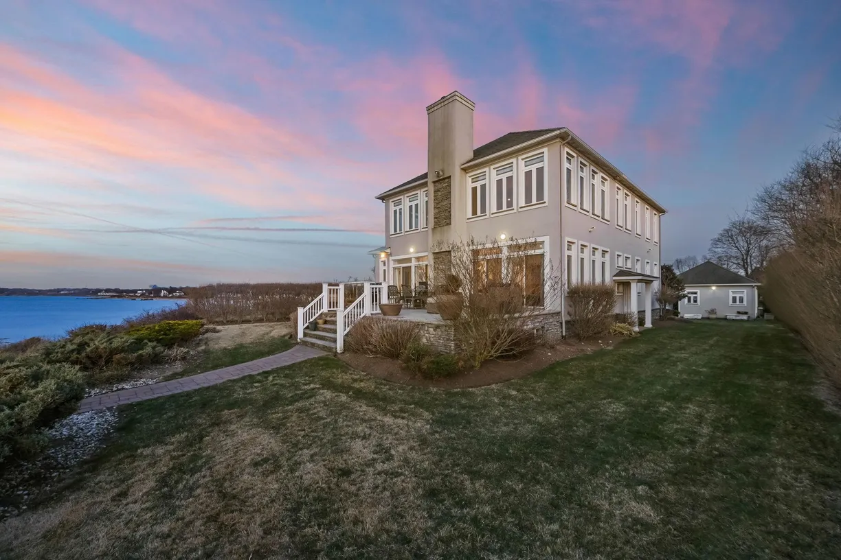 The Hamptons Real Estate | View 54985 Cr48 | 4 Beds, 5 Baths