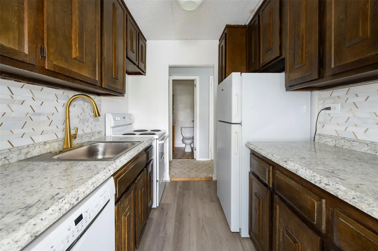 Hudson Valley Real Estate | View 160 Academy Street, 2C | Listing