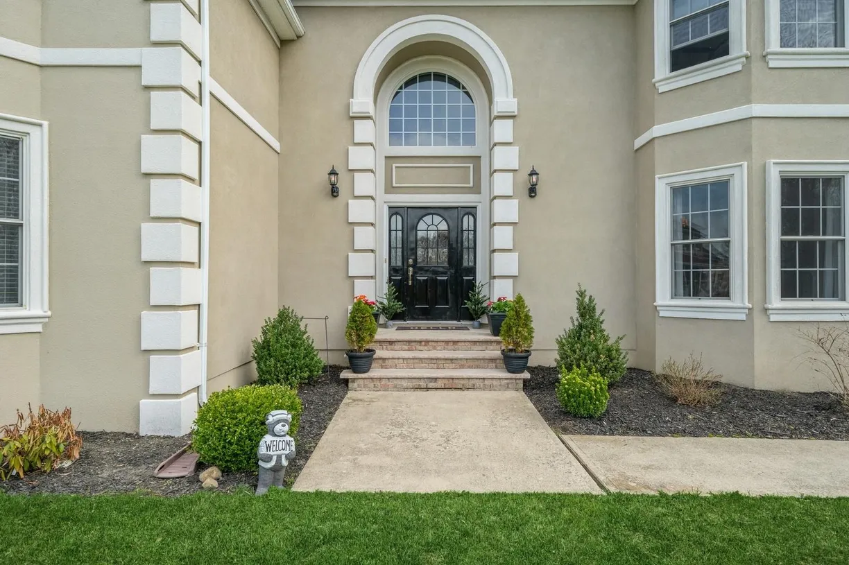 Rockland/Orange/NJ Real Estate | View 45 Camelot Drive | Listing