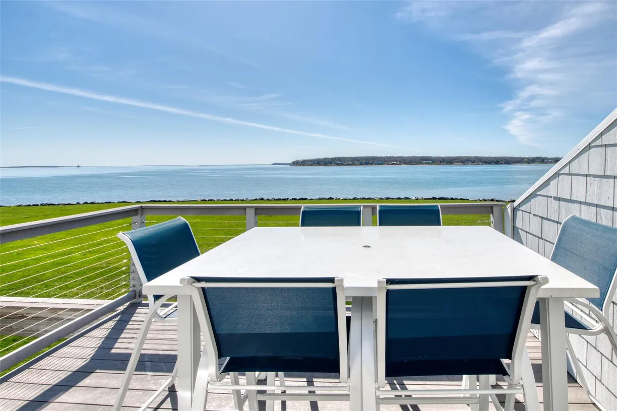 The Hamptons Real Estate | View 2820 Shipyard Lane, 2F2 | 2 Beds, 2 Baths