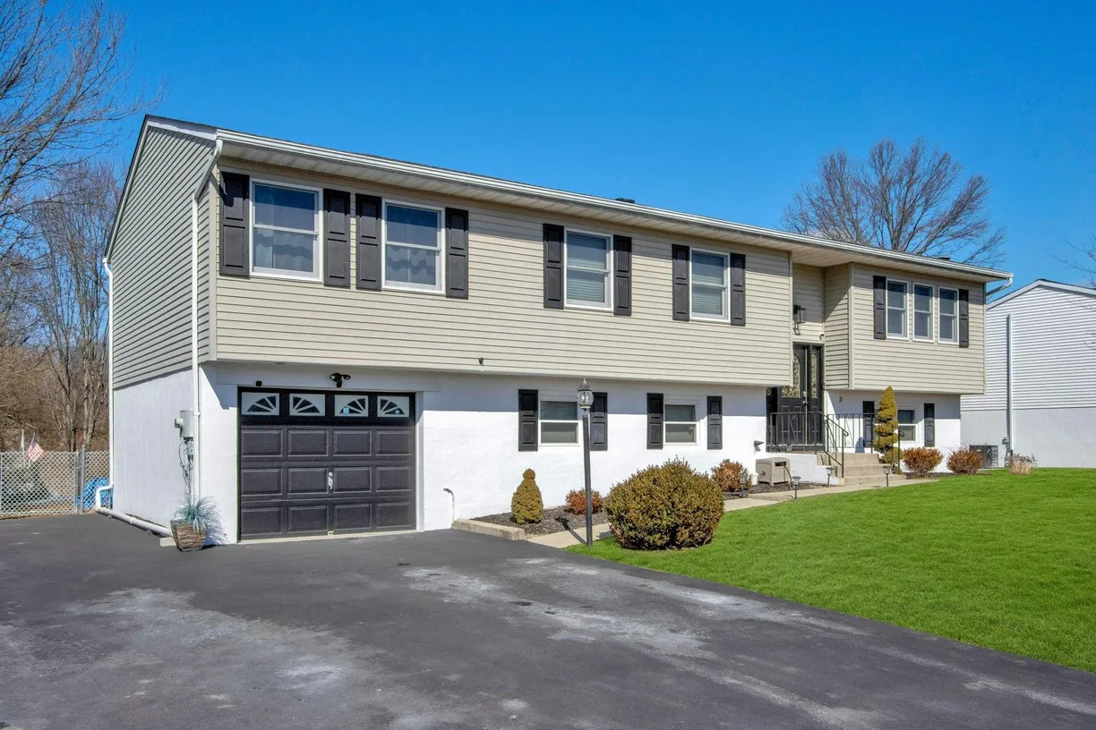 Rockland/Orange/NJ Real Estate | View 27 Lincoln Drive | Listing