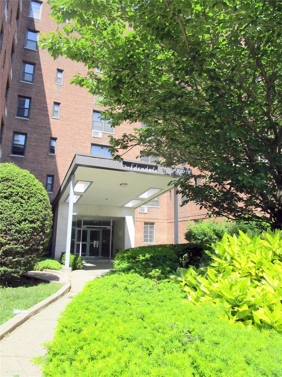 Westchester Real Estate | View 123 Valentine Lane, 1B | 1 Bath