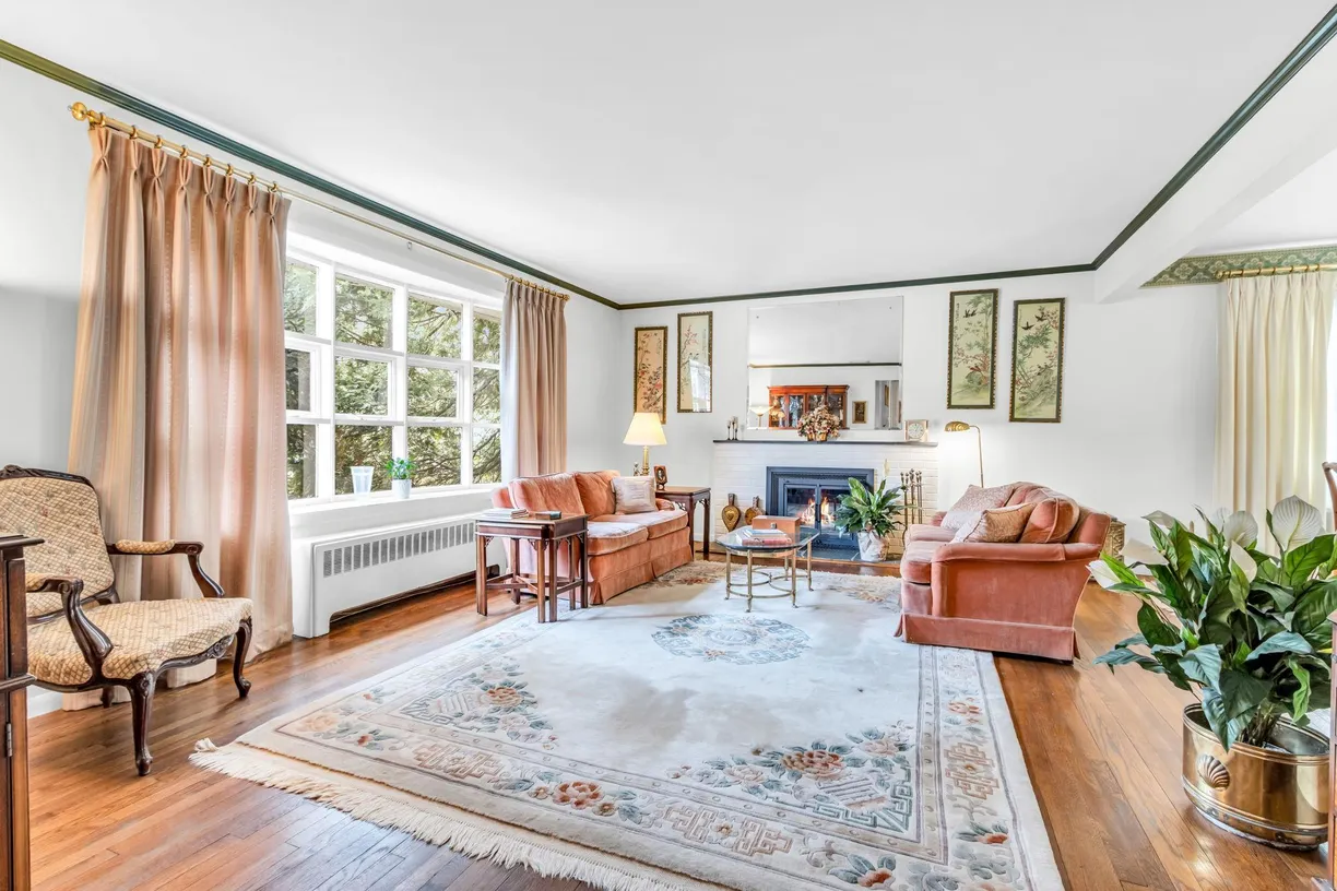Westchester Real Estate | View 95 Wrexham Road | Listing