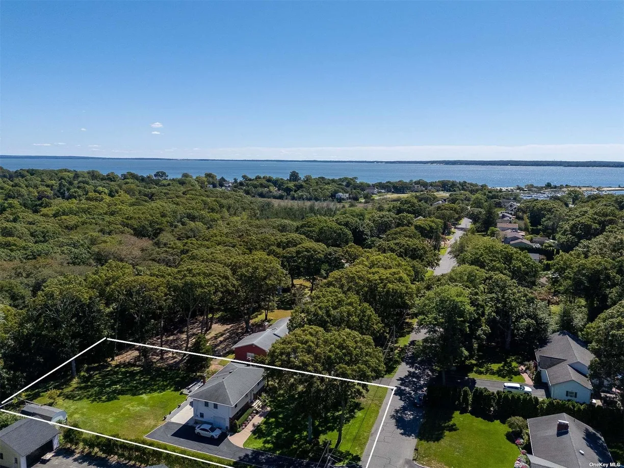 The Hamptons Real Estate | View 118 Saint Marys Drive | Listing
