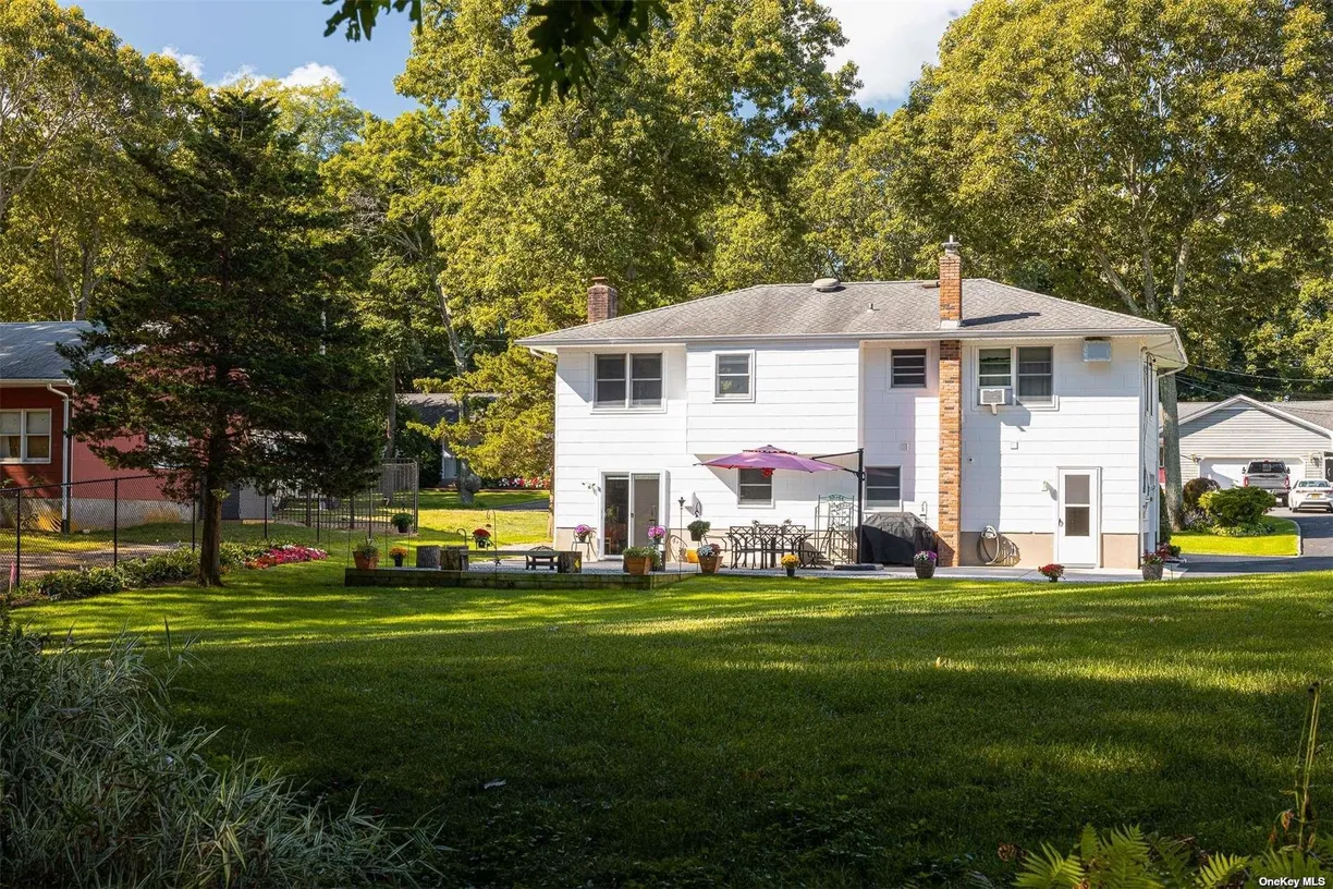 The Hamptons Real Estate | View 118 Saint Marys Drive | Listing