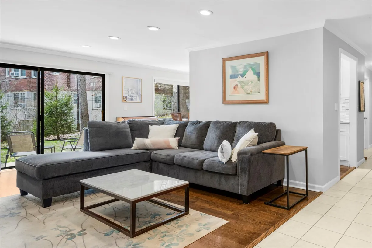 Westchester Real Estate | View 555 Central Park Avenue, 102 | Listing