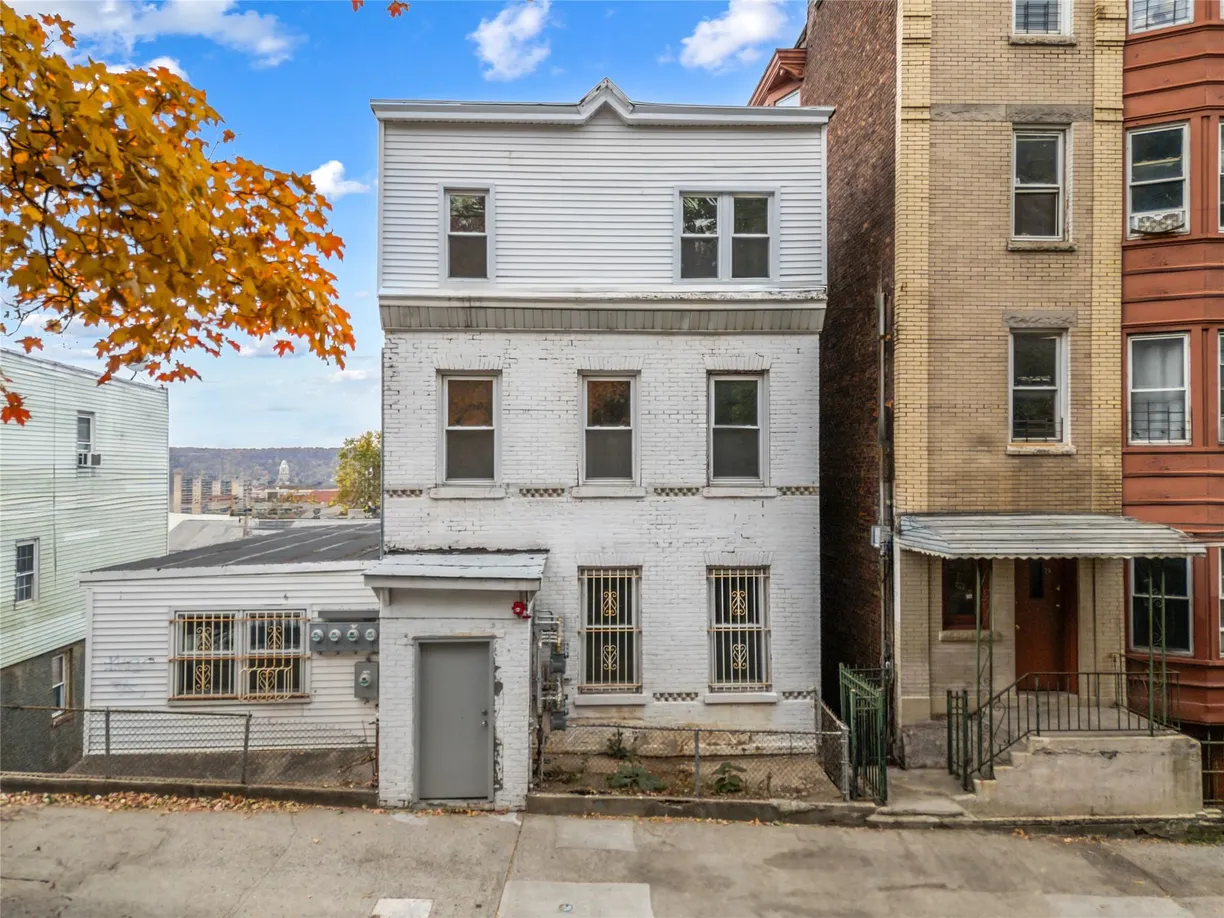 Westchester Real Estate | View 13 Van Cortlandt Park Avenue | 10 Beds, 4 Baths