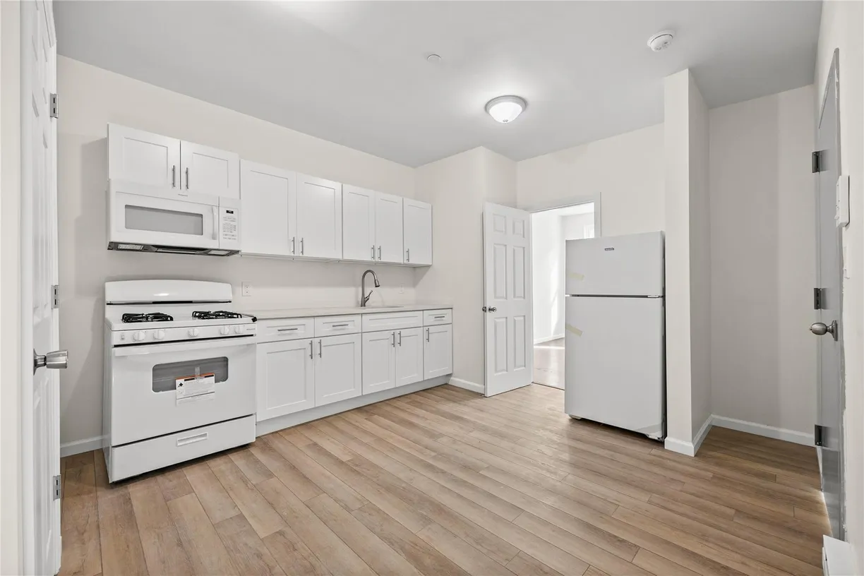 Westchester Real Estate | View 13 Van Cortlandt Park Avenue | Listing