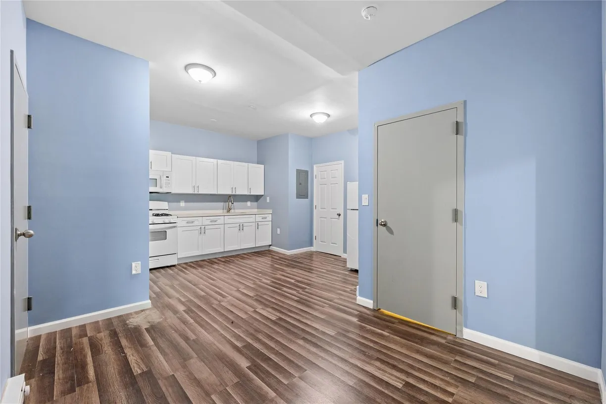 Westchester Real Estate | View 13 Van Cortlandt Park Avenue | Listing
