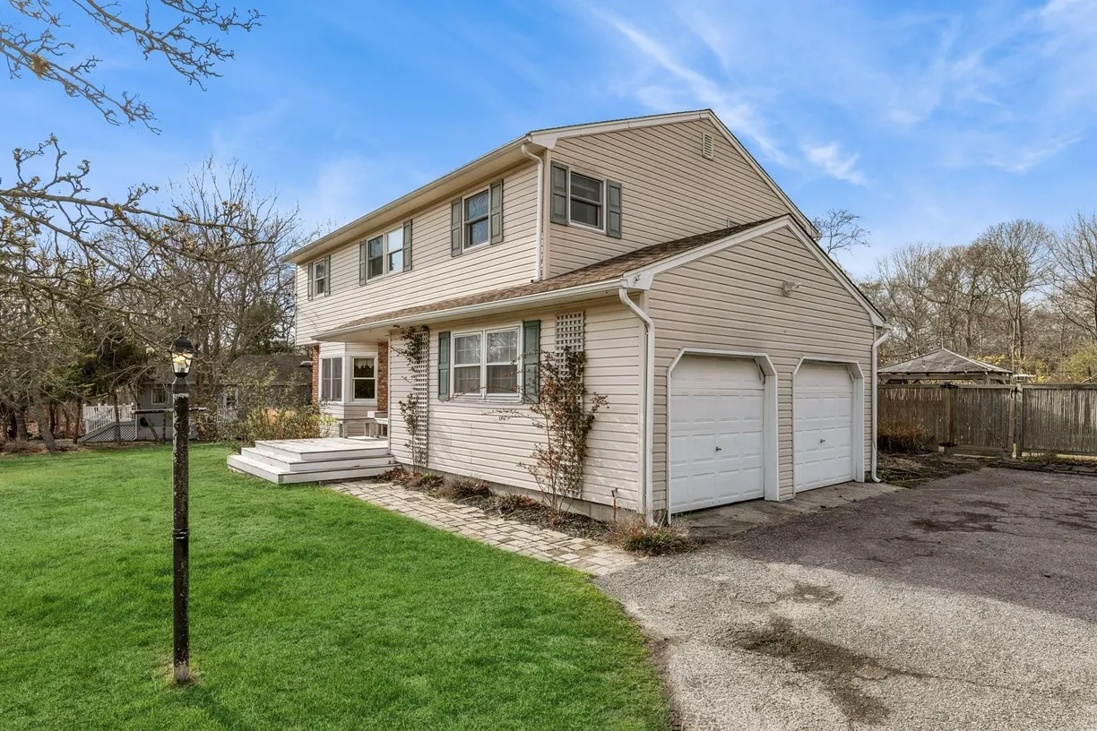The Hamptons Real Estate | View 1 Gerald Lane | Listing