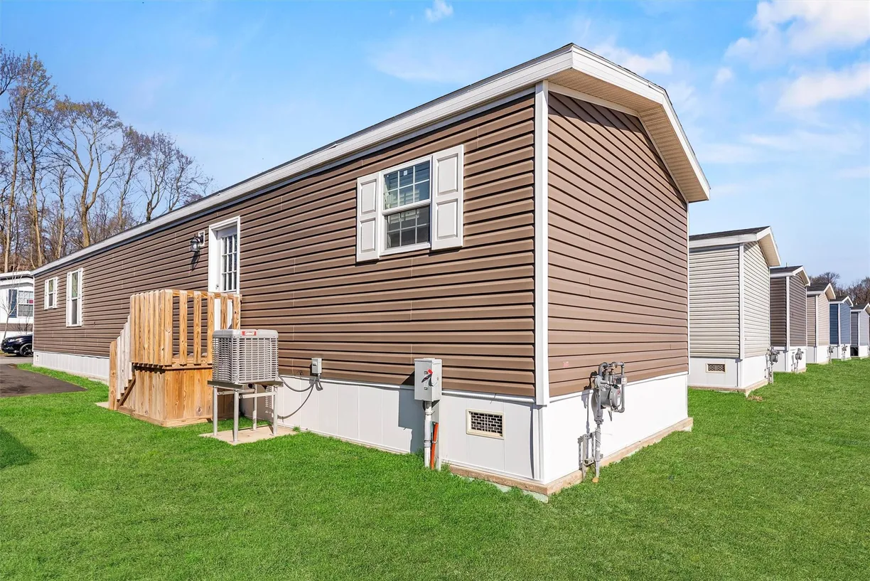 Rockland/Orange/NJ Real Estate | View 25 Windward Way | Listing