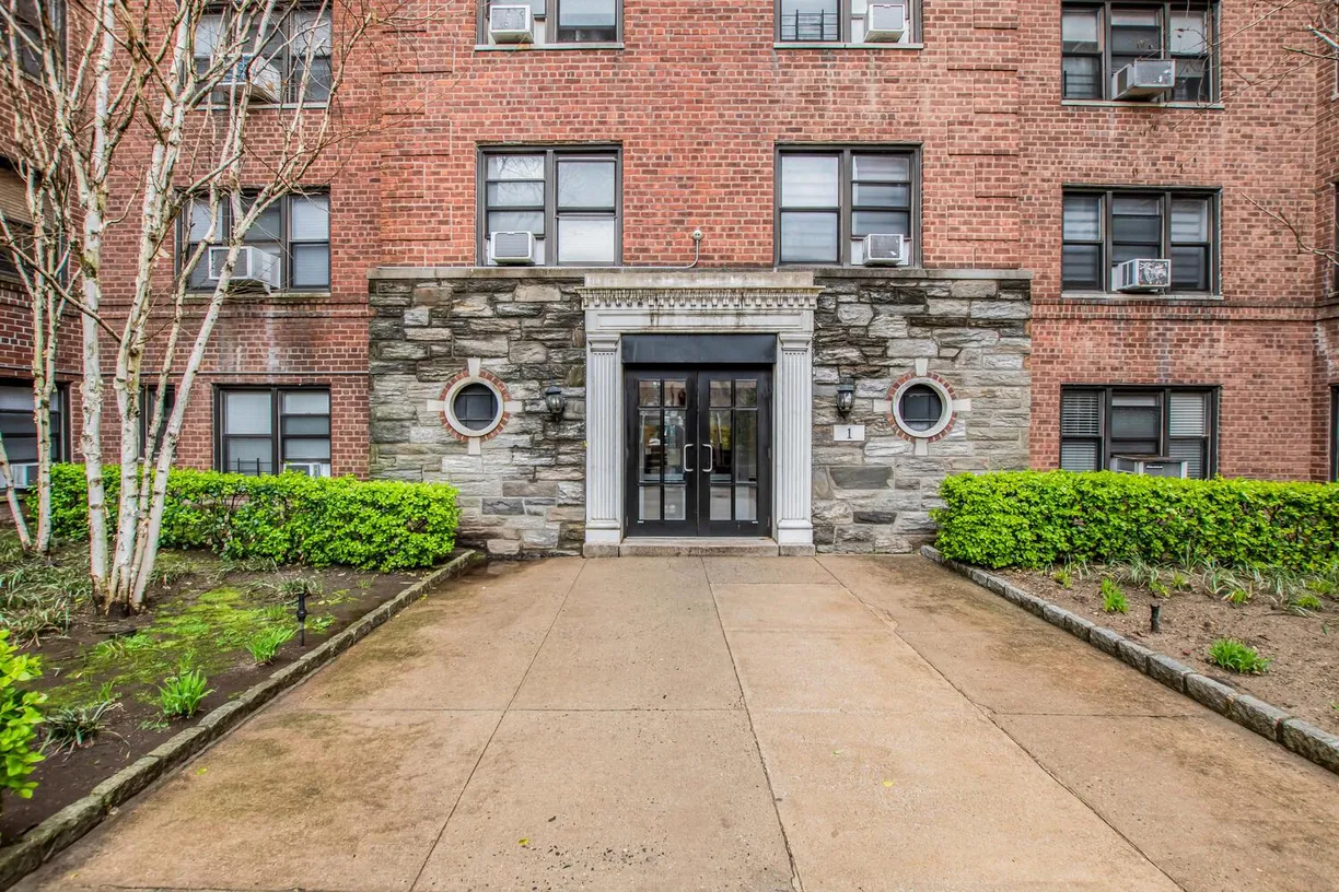 Westchester Real Estate | View 1 Fisher Drive, 321 | 1 Bed, 1 Bath