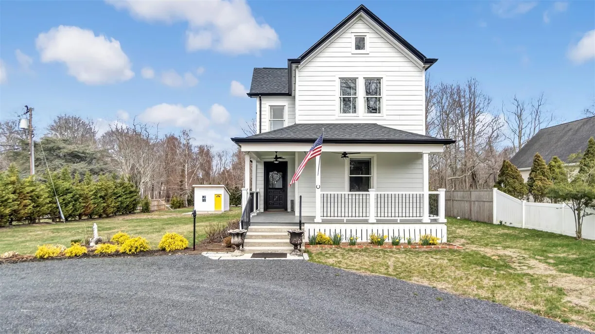 The Hamptons Real Estate | View 235 Cemetery Road | Listing