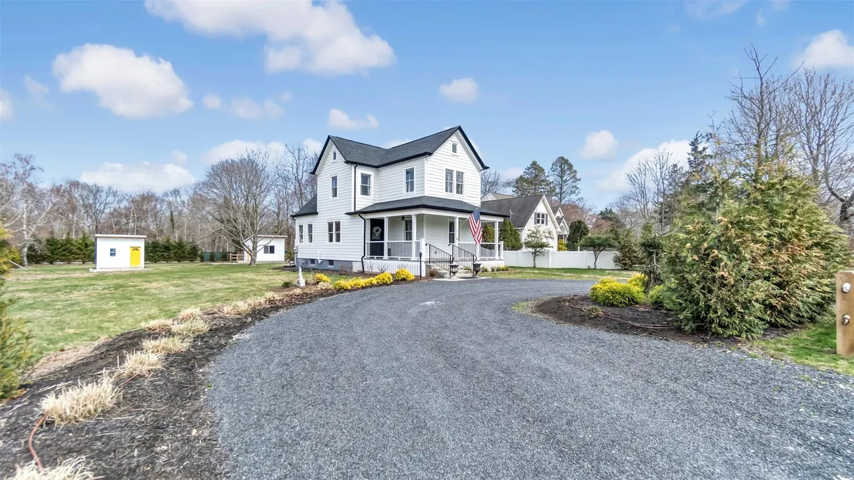 The Hamptons Real Estate | View 235 Cemetery Road | Listing