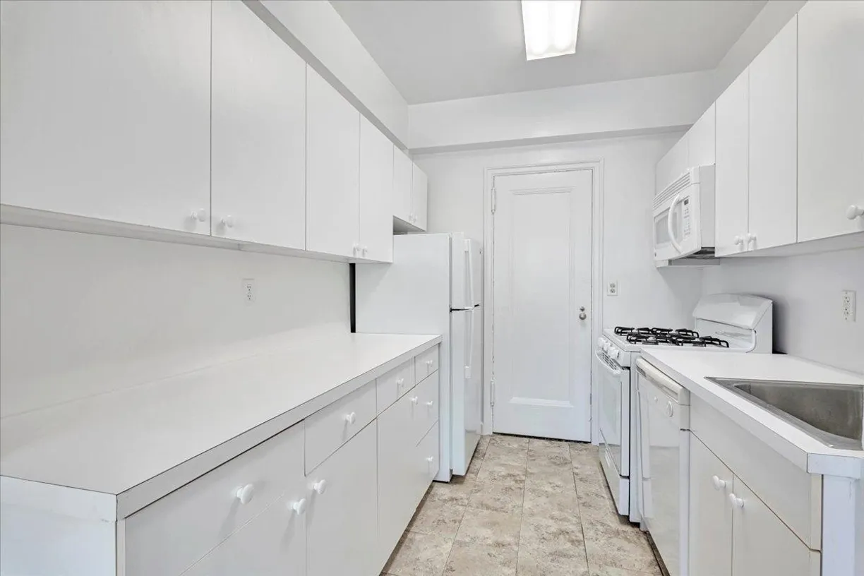 Westchester Real Estate | View 45 Popham Road, 3F | Listing