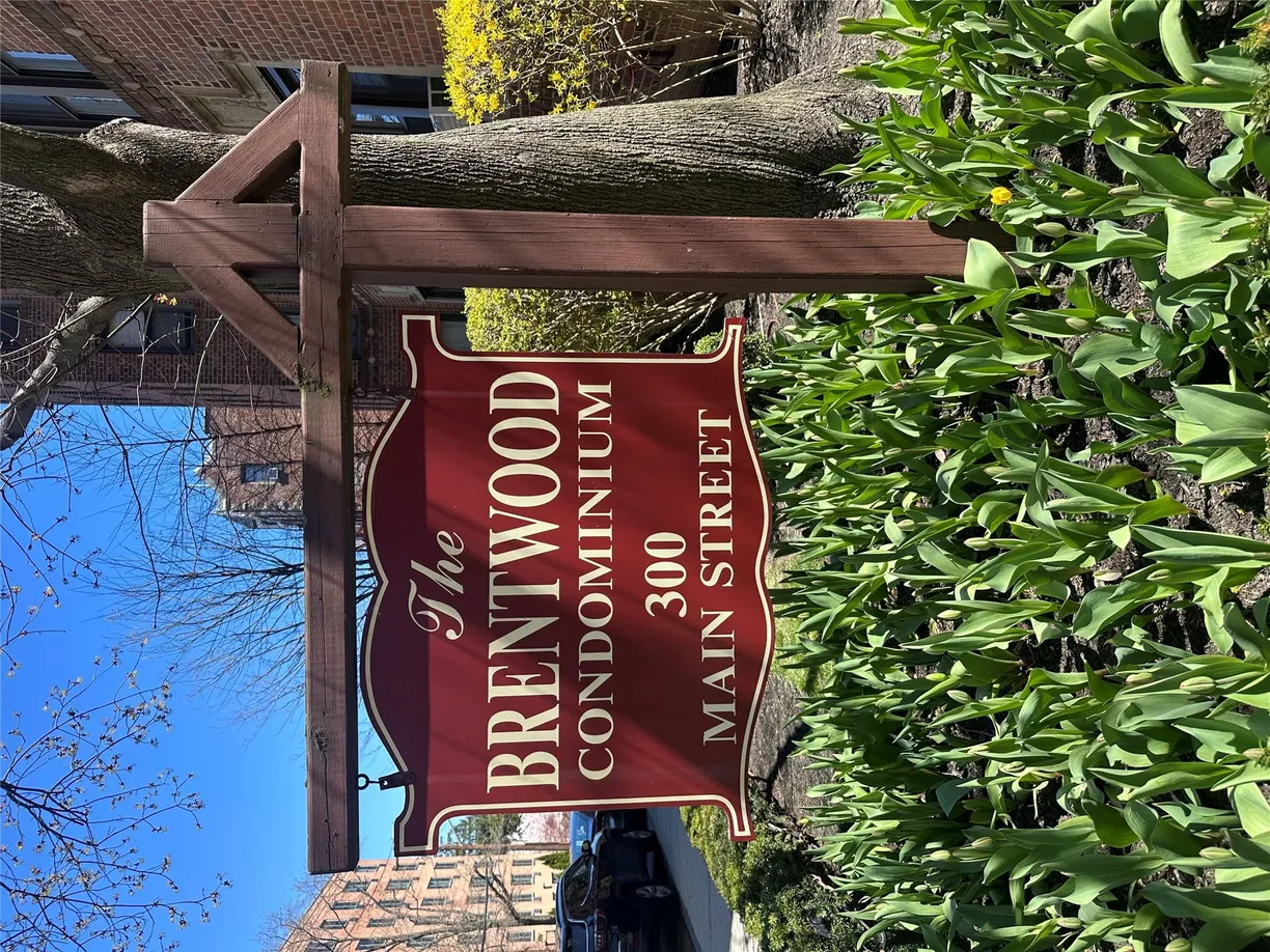 Westchester Real Estate | View 300 Main Street, 6K | 1 Bed, 1 Bath