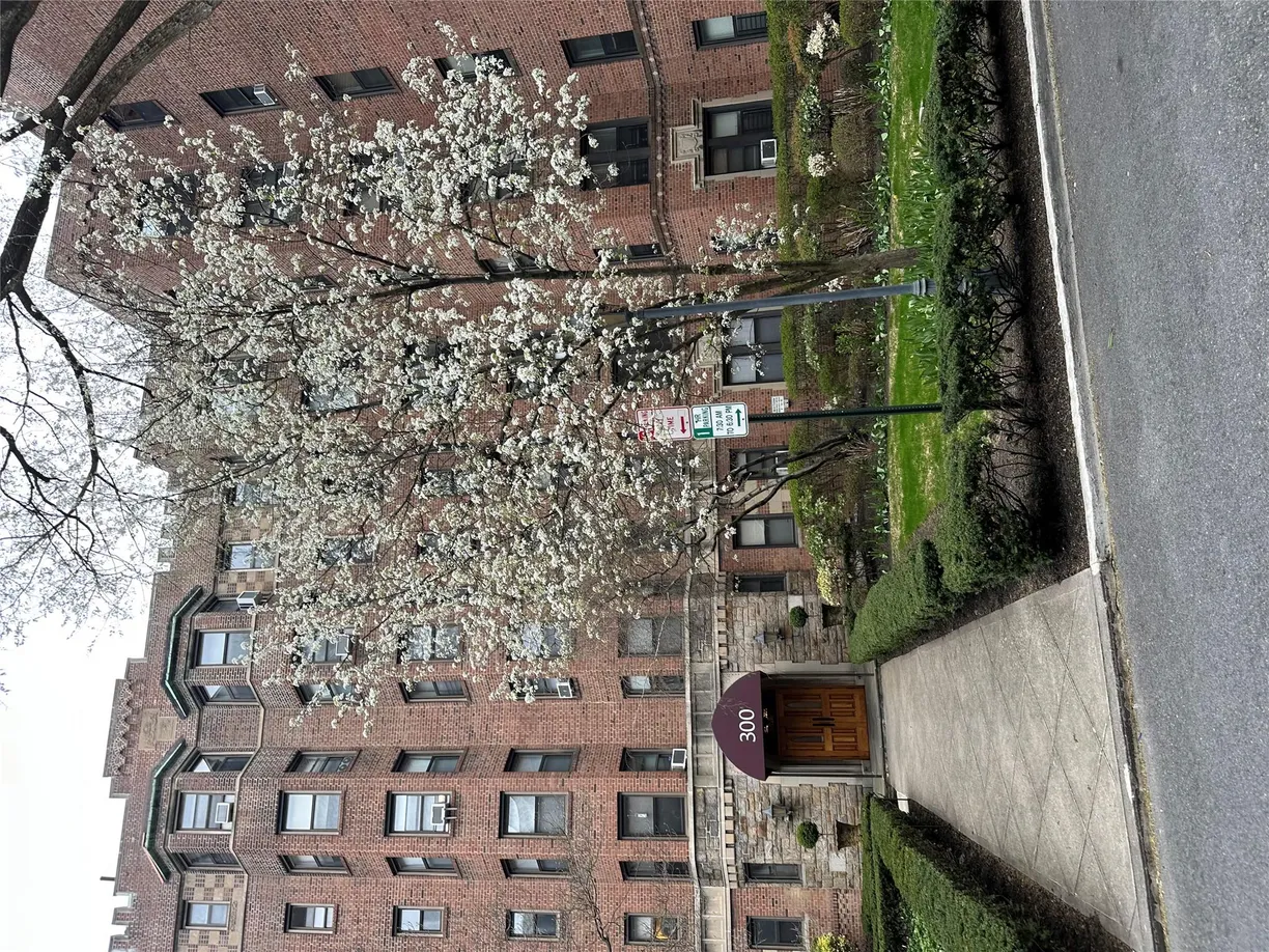 Westchester Real Estate | View 300 Main Street, 6K | Listing