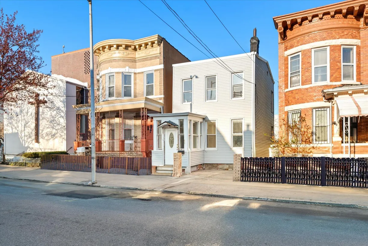 New York City Real Estate | View 117 Highland Place | 2 Beds, 2 Baths