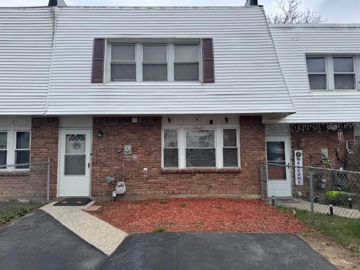 Rockland/Orange/NJ Real Estate | View 6 Whitman Court | 3 Beds, 1 Bath