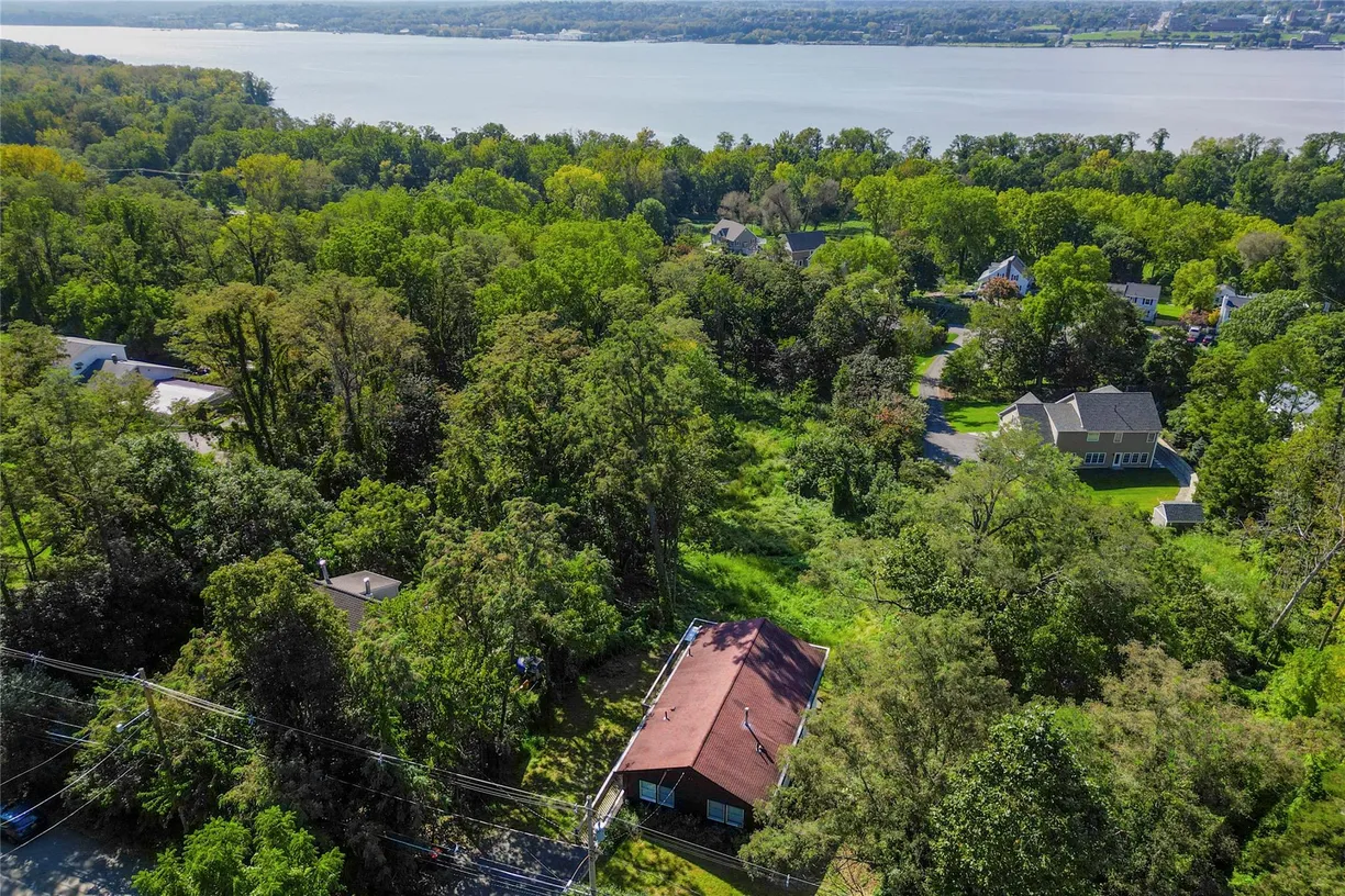 Hudson Valley Real Estate | View 129 South Avenue | 3 Beds, 2 Baths