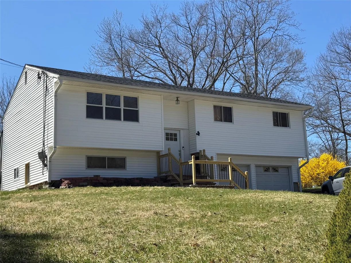 Hudson Valley Real Estate | View 7 Steven Court | 4 Beds, 2 Baths