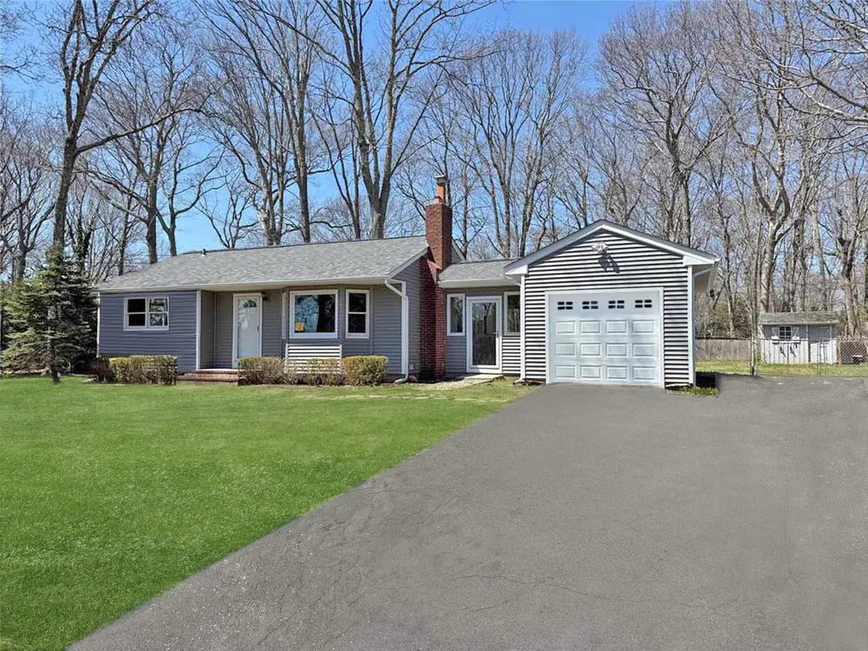 The Hamptons Real Estate | View 360 Westview Drive | Listing