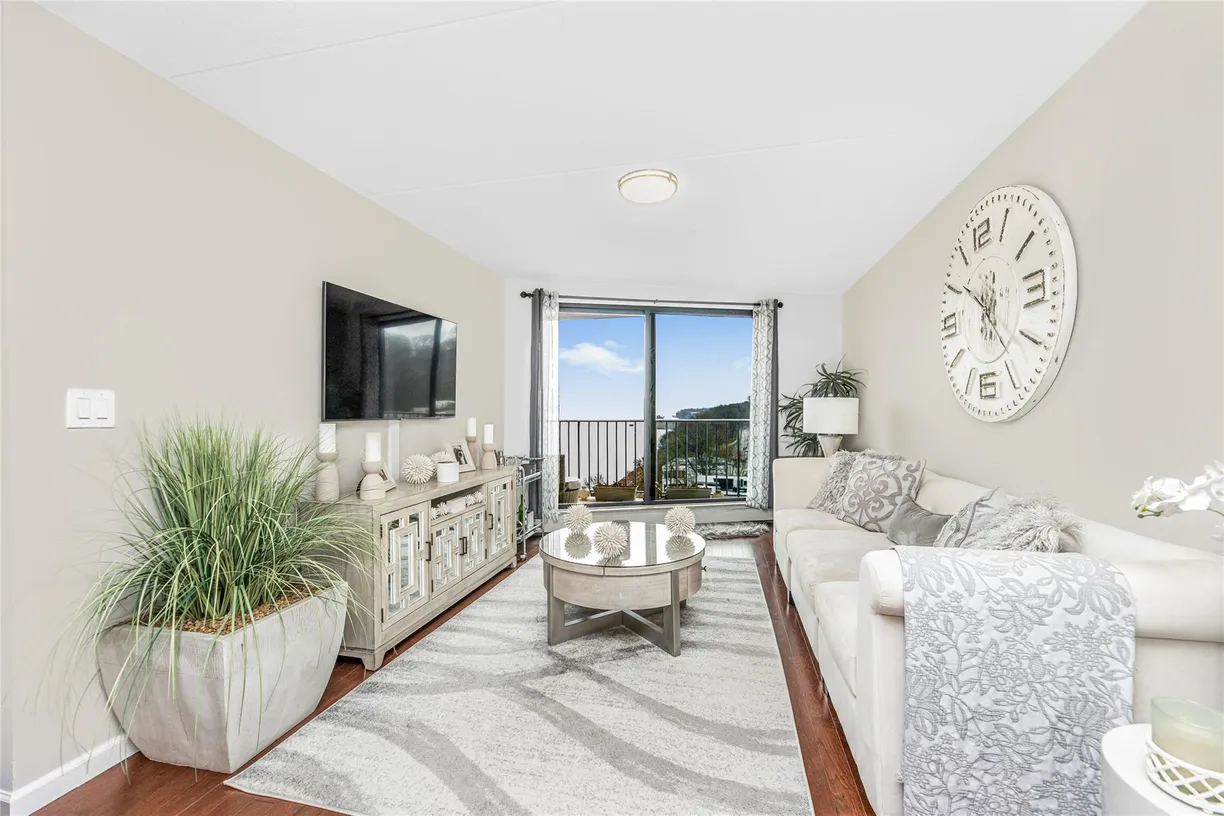 Westchester Real Estate | View 1155 Warburton Avenue, 11Y | Listing