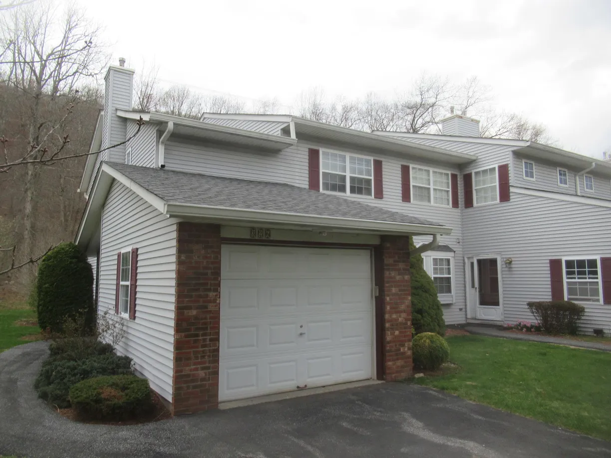 Rockland/Orange/NJ Real Estate | View 326 Heritage Lane | Listing