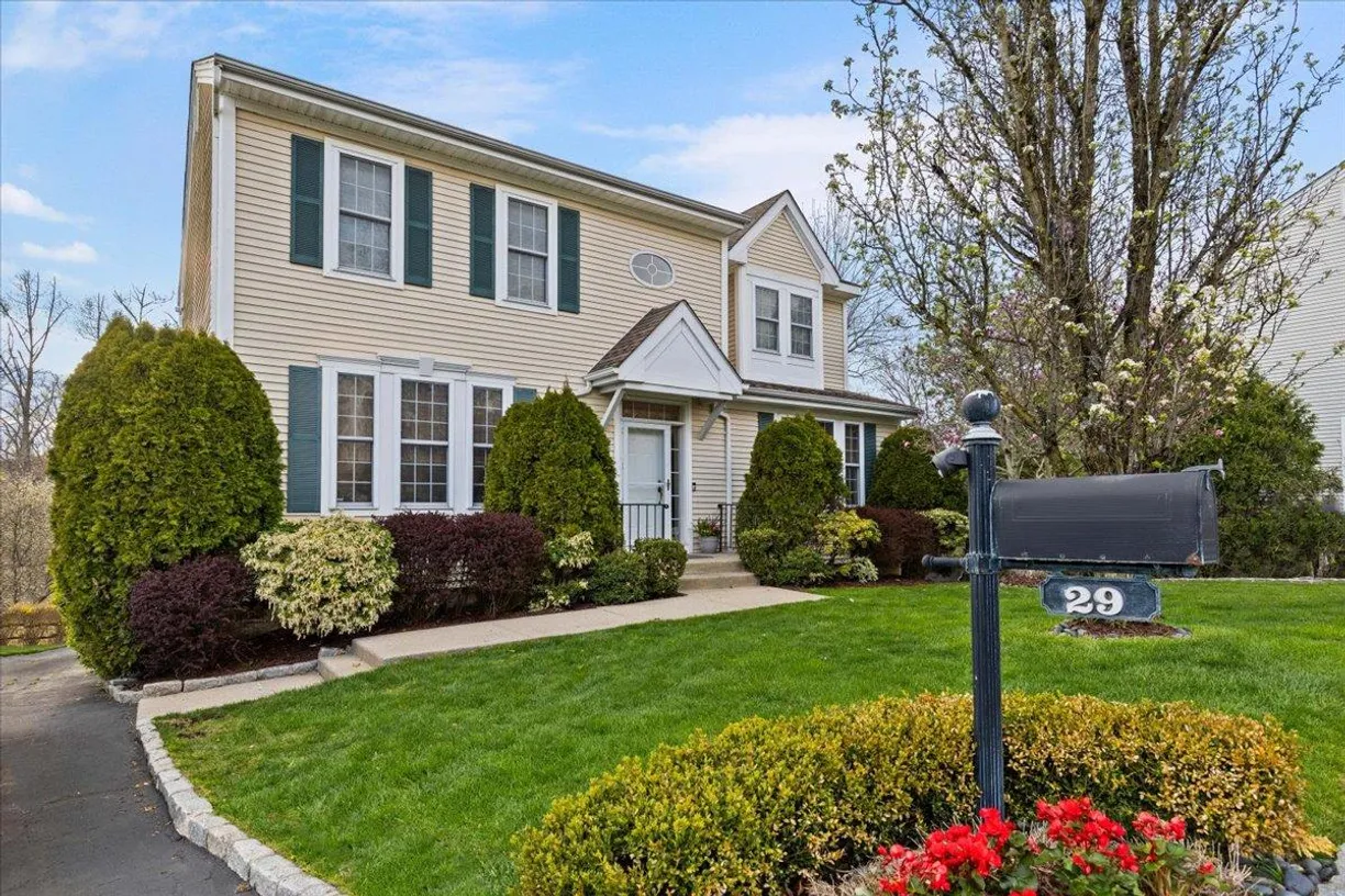 Westchester Real Estate | View 29 Fellowship Lane | Listing