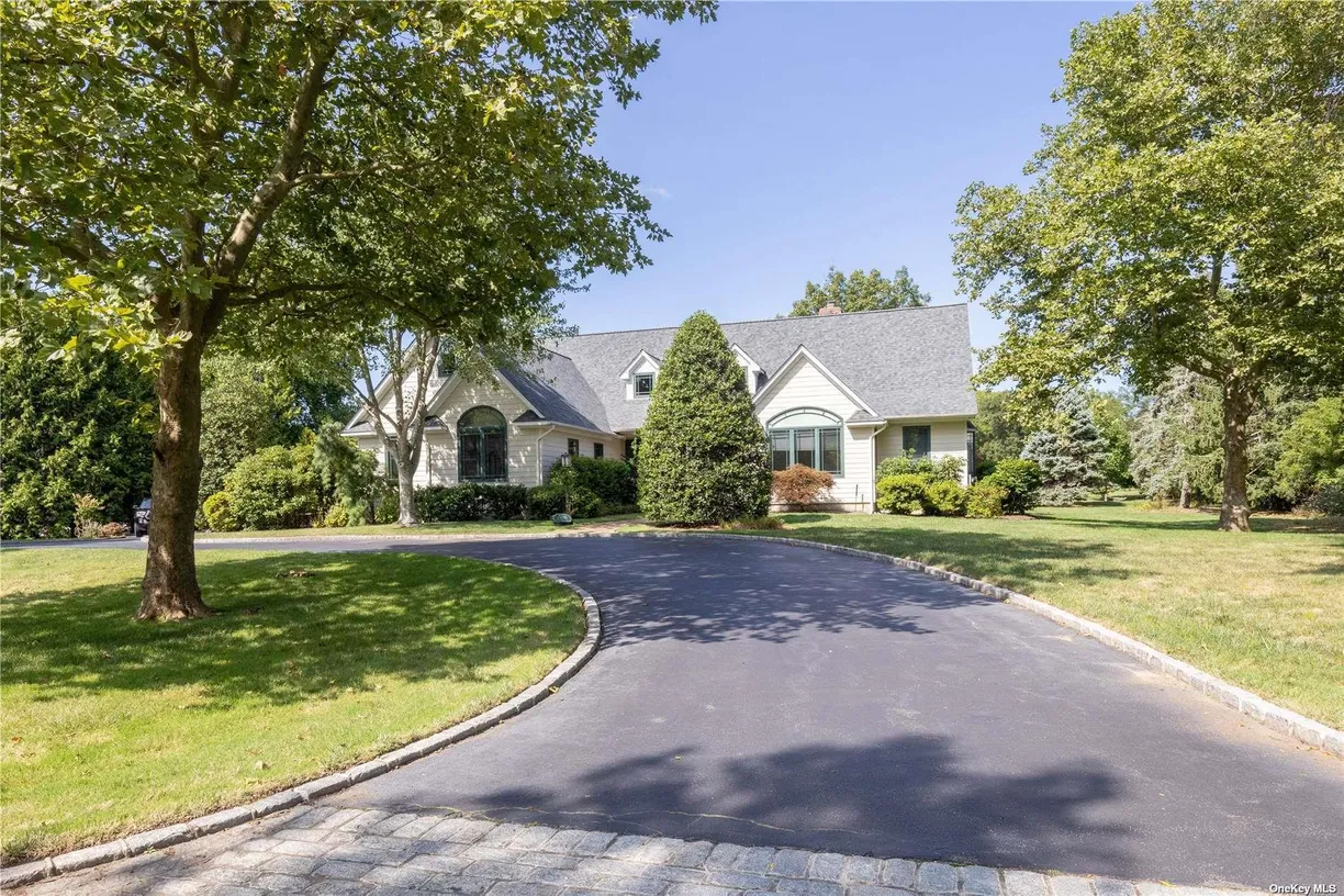 The Hamptons Real Estate | View 2700 Fairway Drive | Listing